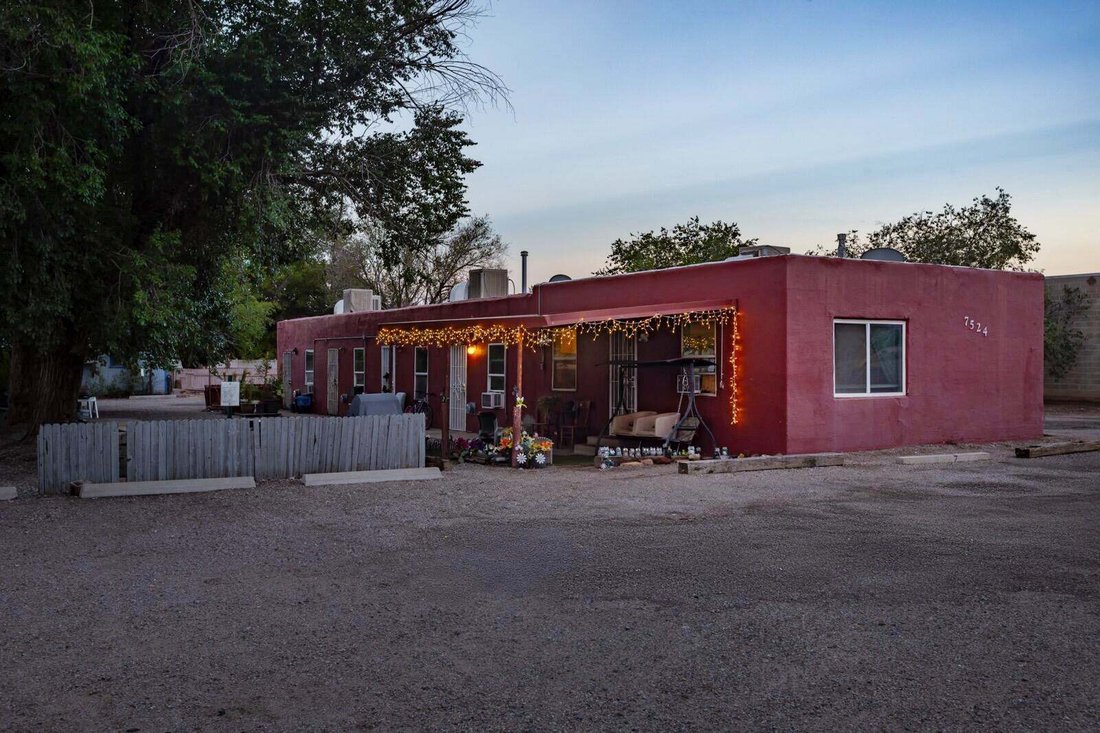 Los Ranchos de Albuquerque, New Mexico, United States 2 - 18925882