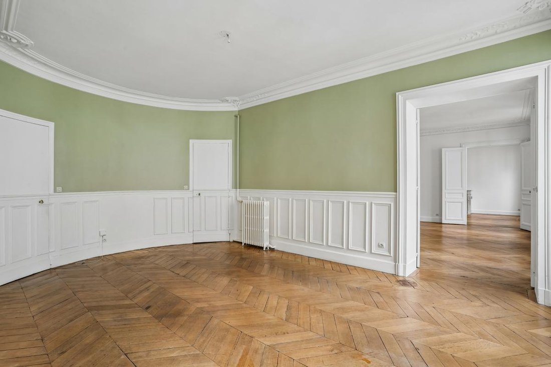 Apartment in Saint Philippe du Roule, Paris 8e Arrondissement, Paris 5 - 18927022