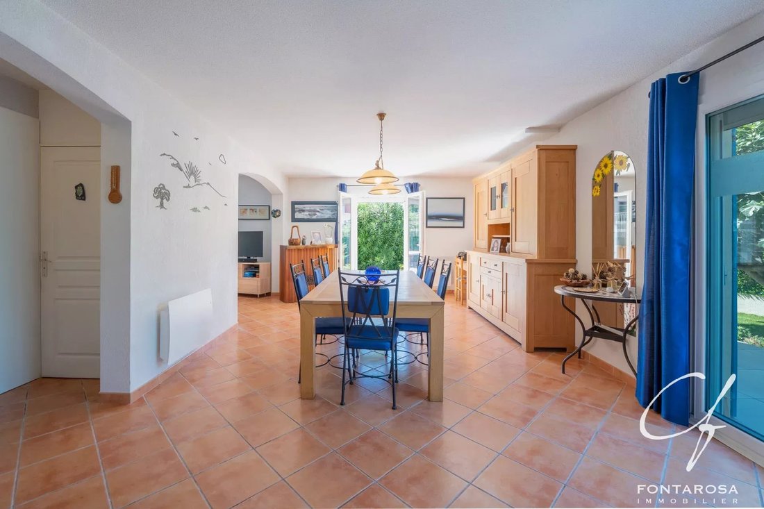 House in Villeneuve, Frejus, France 4 - 18923837