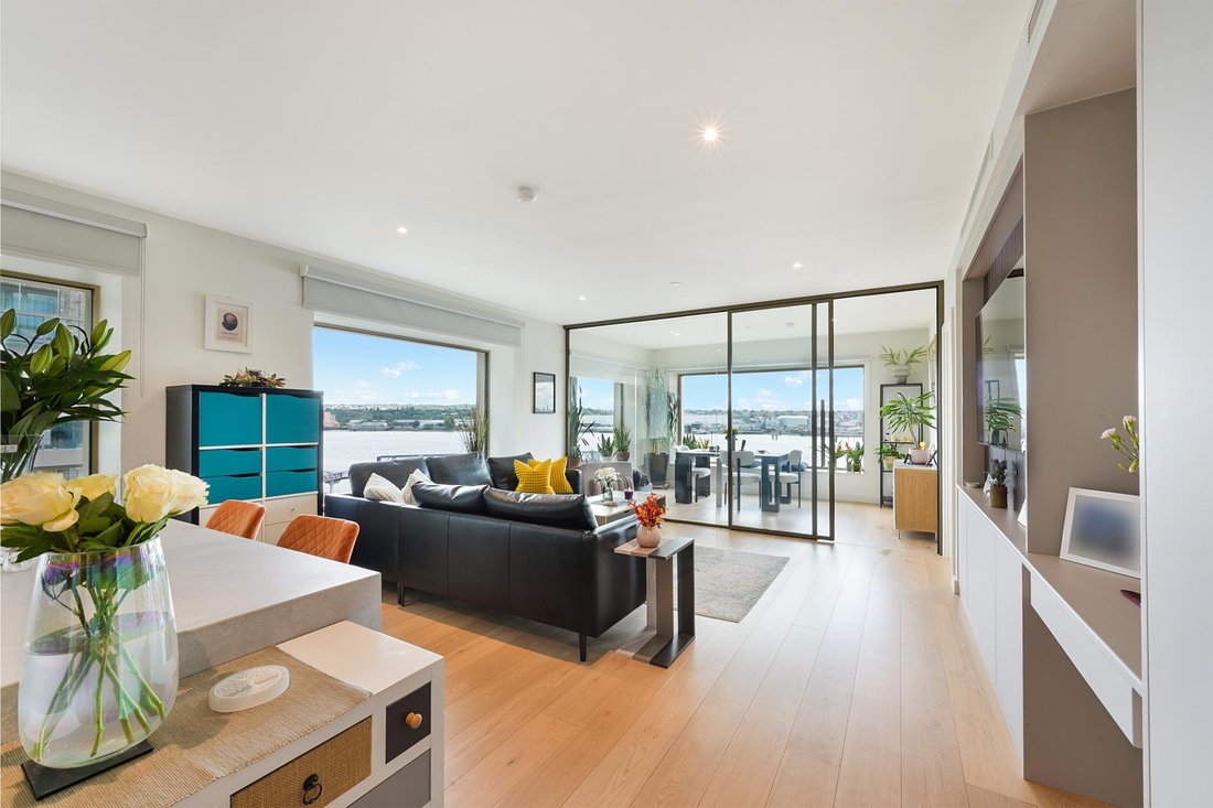 Apartment in Victoria Docks, Newham, England 2 - 18925490