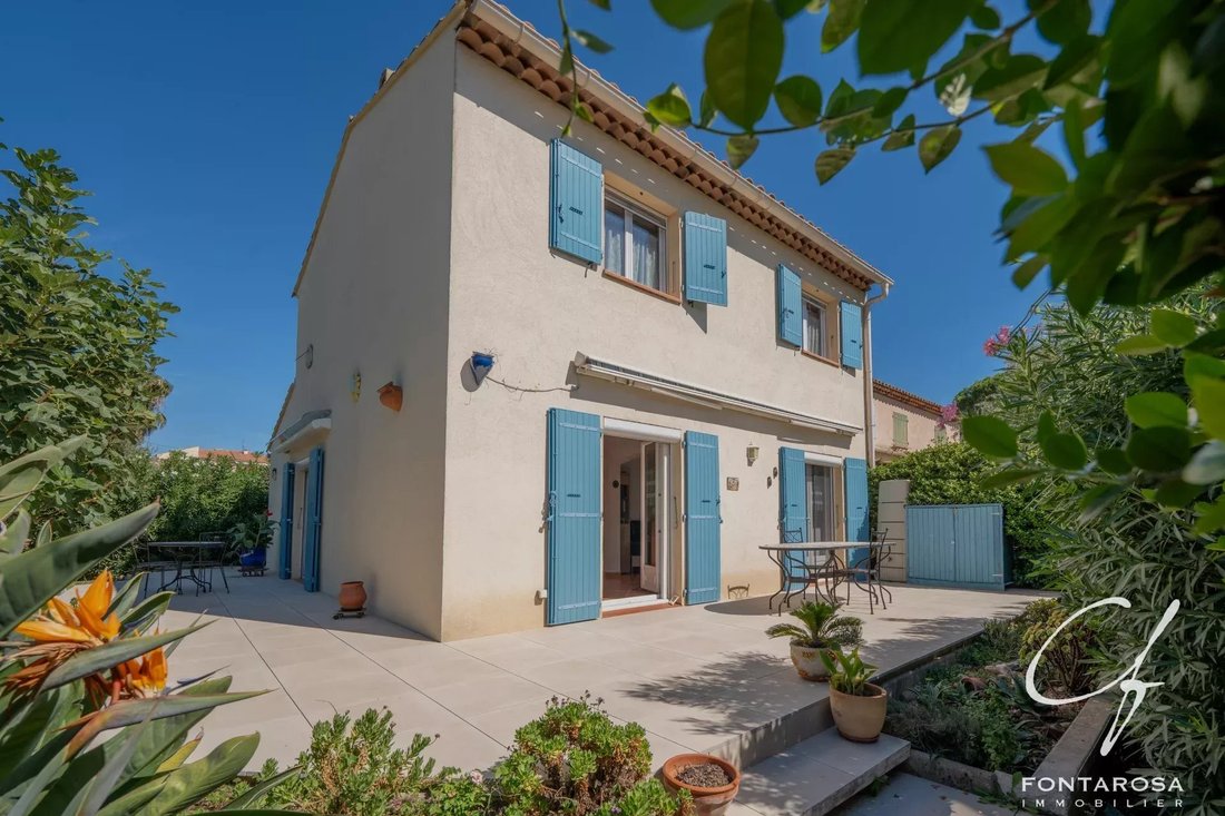 House in Villeneuve, Frejus, France 2 - 18923837