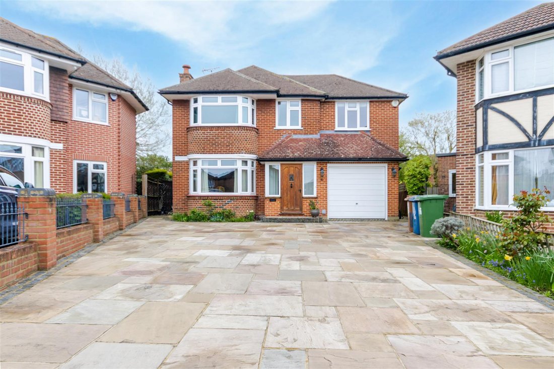 House in Westfield Park, Harrow, England 1 - 18925661