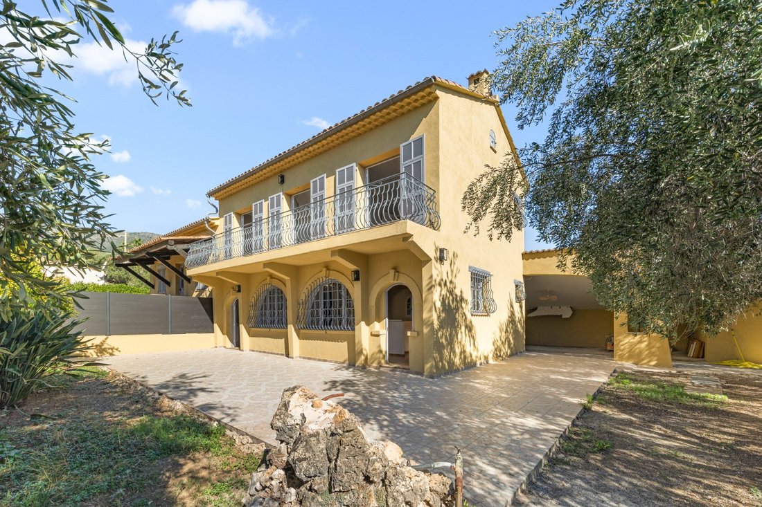 House in Carros, Provence-Alpes-Côte d'Azur, France 1 - 18928058
