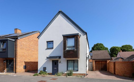 House in Breakspear, Bromley, England 1