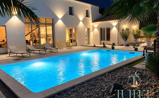 Villa in Breuillet, Nouvelle-Aquitaine, France 1