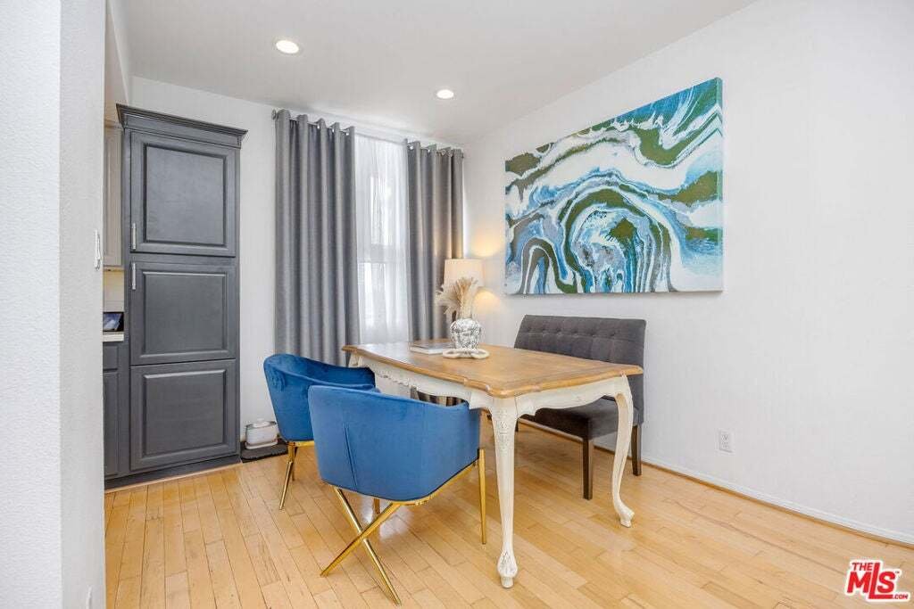 Condo in Los Angeles, California, United States 5 - 18925048