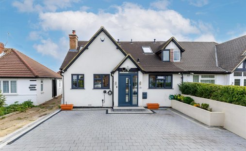 Bungalow in Ruislip Manor, Hillingdon, England 1