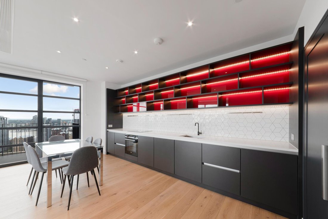 House in Canary Wharf, Tower Hamlets, England 2 - 18925610