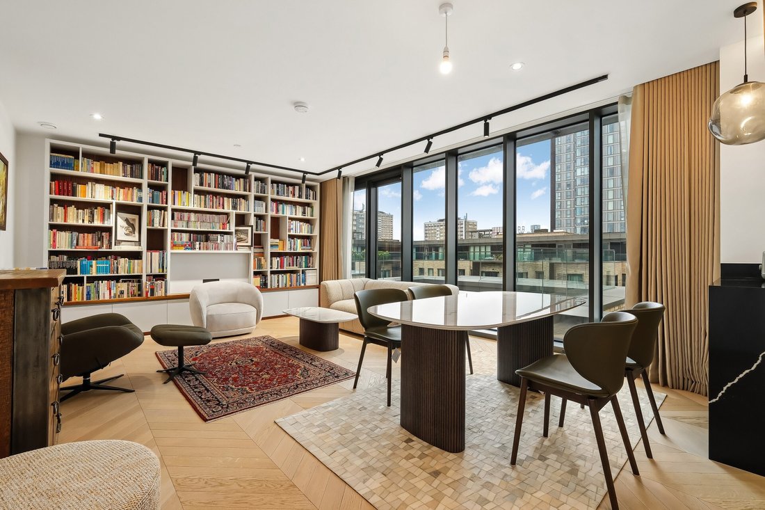 House in EC1, Islington, England 2 - 18925413
