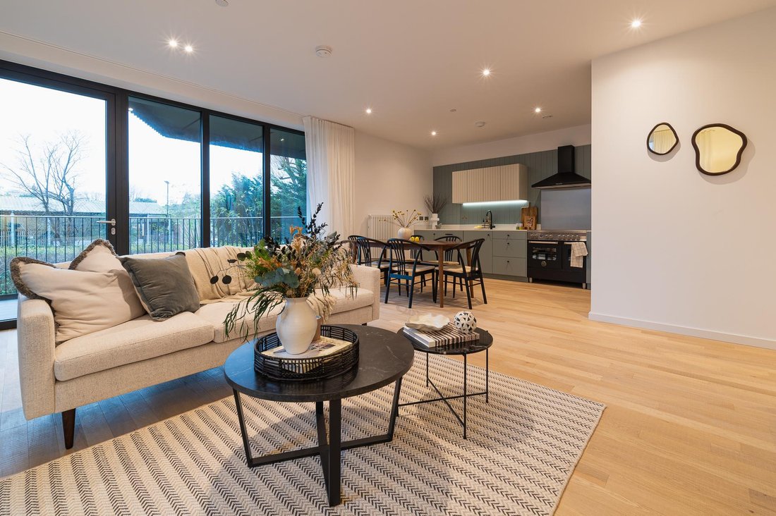 Apartment in Little Ealing, Hounslow, England 1 - 18925482