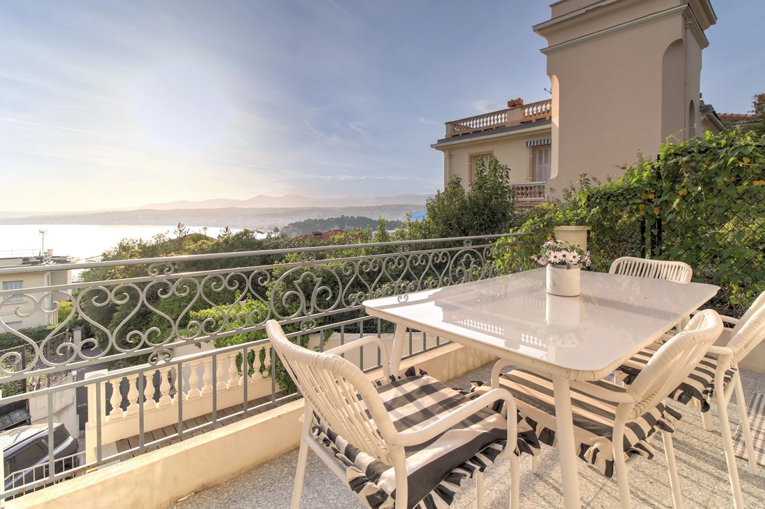 Villa in Mont Boron, Nice, Provence-Alpes-Côte d'Azur 1 - 18924844