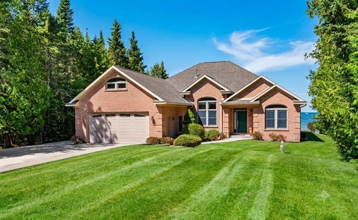 House in Mackinaw City, Michigan, United States 1