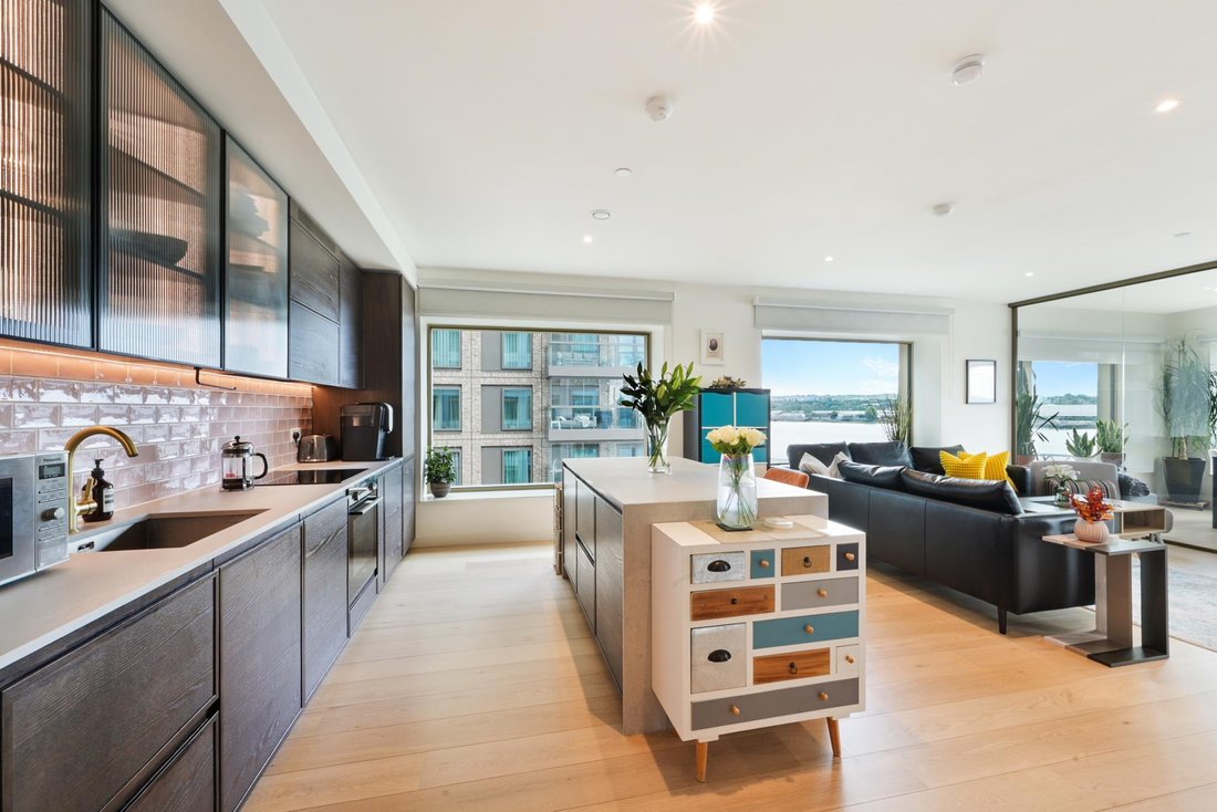 Apartment in Victoria Docks, Newham, England 1 - 18925490