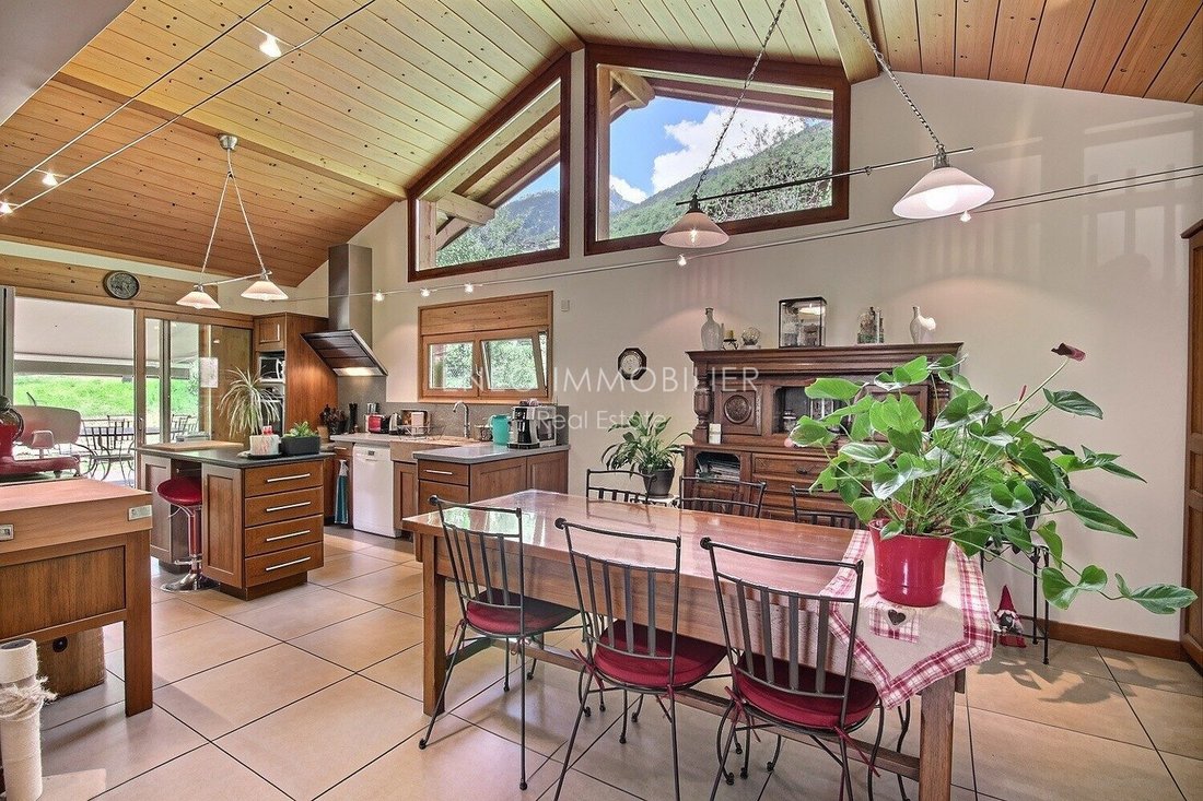 Chalet in Aime-la-Plagne, Auvergne-Rhône-Alpes, France 1 - 18928038