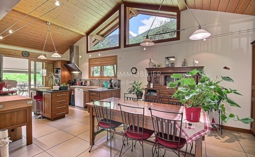 Chalet in Aime-la-Plagne, Auvergne-Rhône-Alpes, France 1