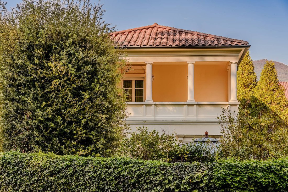 House in Lavena Ponte Tresa, Lombardy, Italy 1 - 16261905