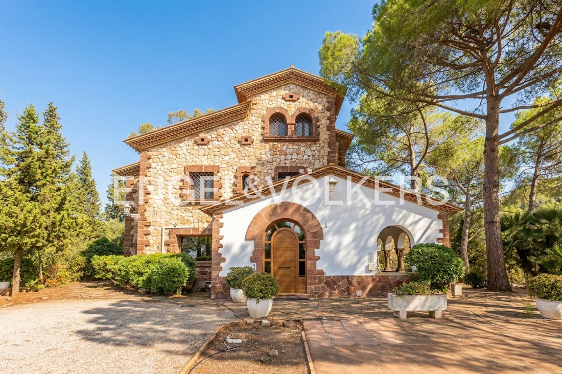 Villa in Castellvi de Rosanes, Catalonia, Spain 1 - 18926867