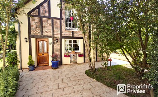 Villa in Bernay, Normandy, France 1