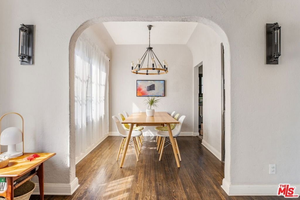 Los Angeles, California, United States 5 - 18925017