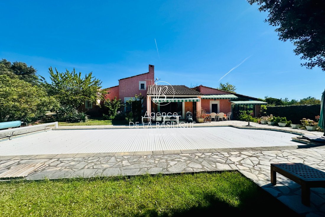 Villa in Centre Ville, Saint-Maximin-la-Sainte-Baume, France 2 - 18923713