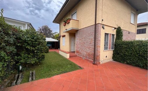 Apartment in Centro, Forte dei Marmi, Tuscany 1