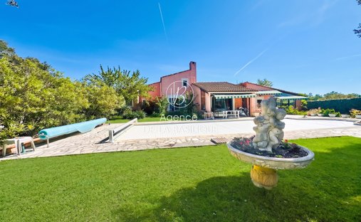 Villa in Centre Ville, Saint-Maximin-la-Sainte-Baume, France 1