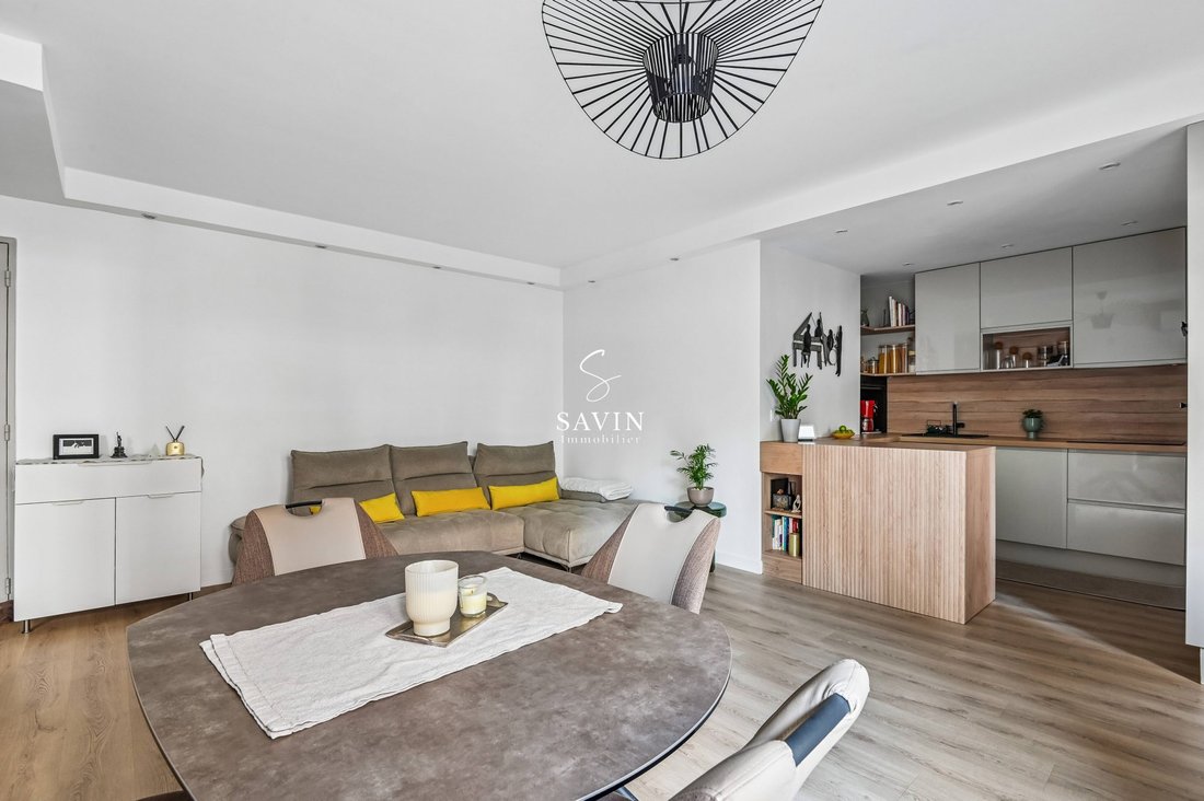 Apartment in Violet Commerce, Paris 15e Arrondissement, Paris 4 - 18928015