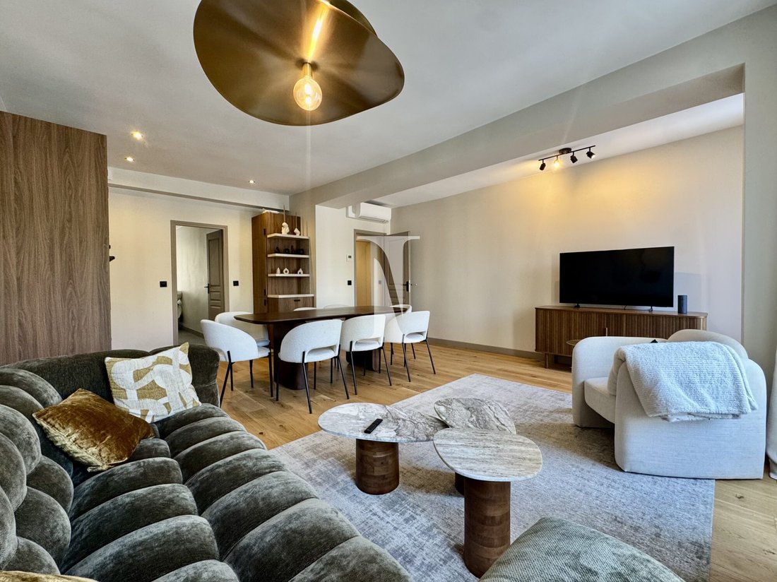 Apartment in Elysées-Madeleine, Paris 8e Arrondissement, Paris 1 - 18928007
