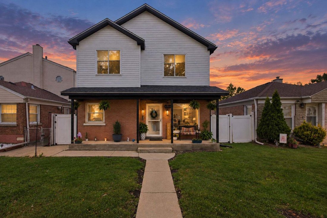 House in Melrose Park, Illinois, United States 2 - 18926352
