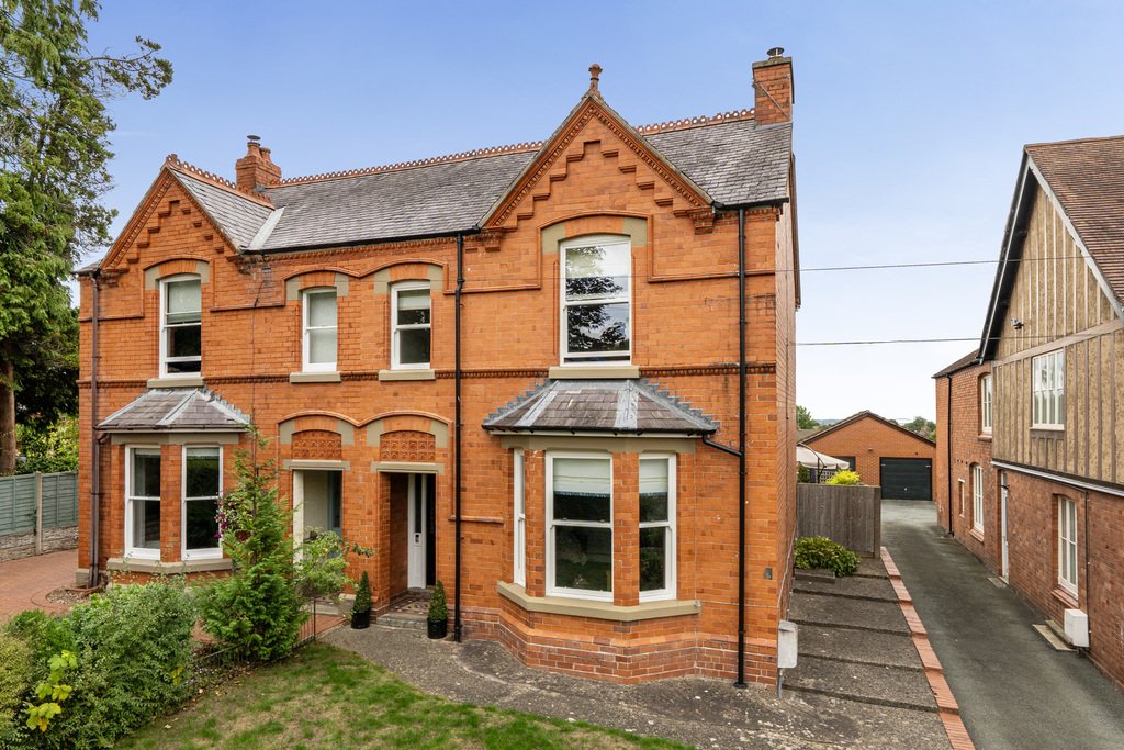House in Oswestry, England 1 - 18926789