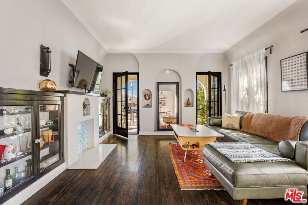 Los Angeles, California, United States 3 - 18925017
