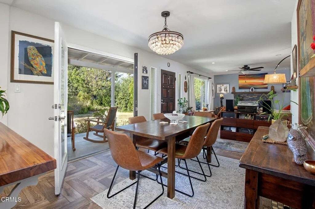 Ojai, California, United States 3 - 18926206