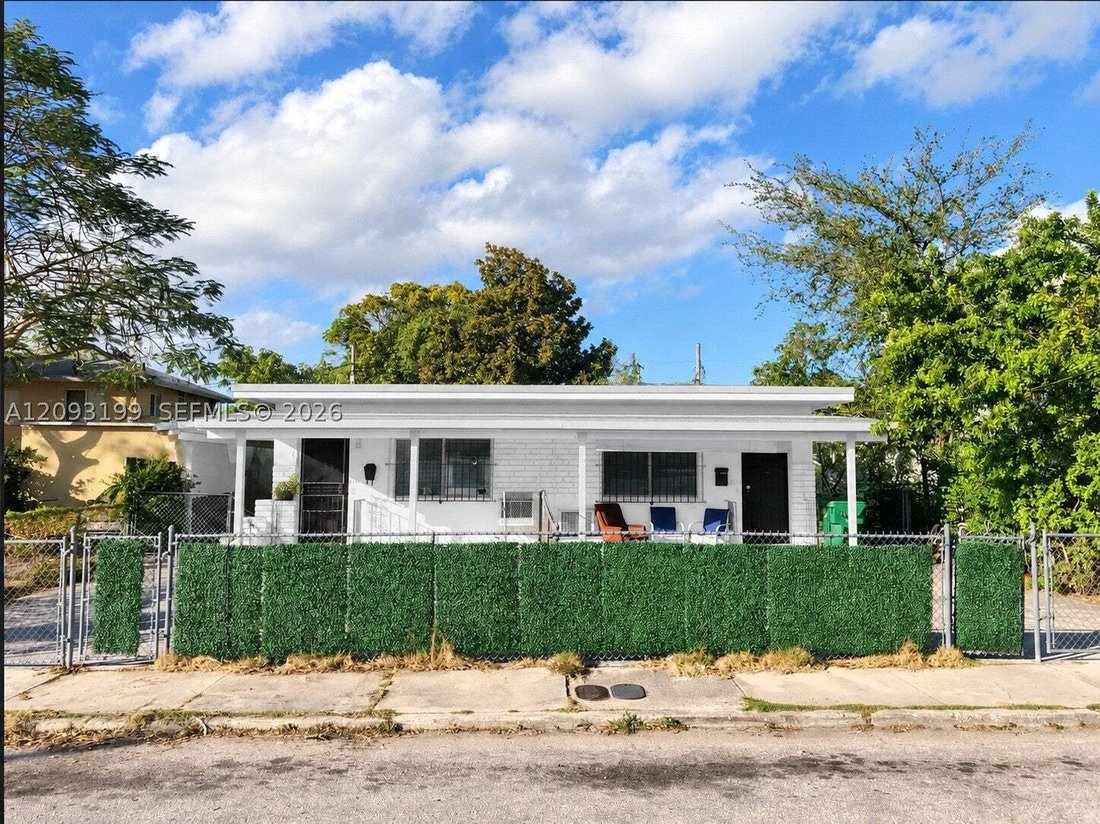 House in Miami, Florida, United States 1 - 18926102