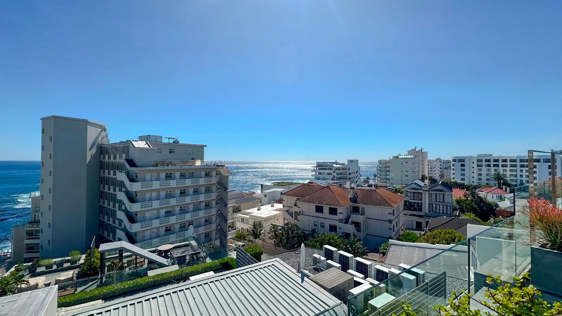 House in Bantry Bay, Atlantic Seaboard, Cape Town 2 - 18927208