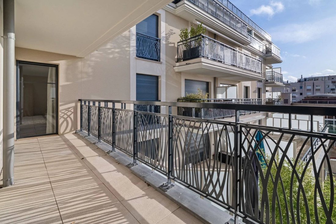 Apartment in Plateau Ouest, Suresnes, France 4 - 17149577