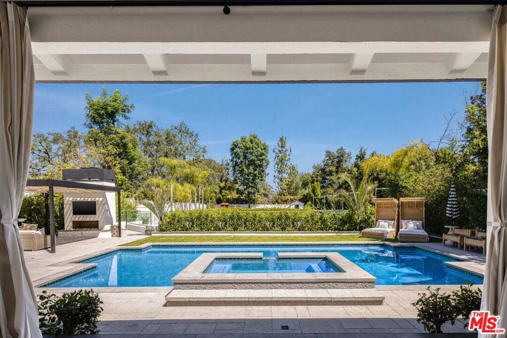 House in Los Angeles, California, United States 3 - 18925012
