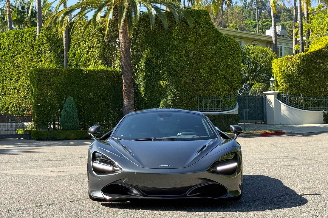 Coupe in West Hollywood, CA, United States 3 - 18924815
