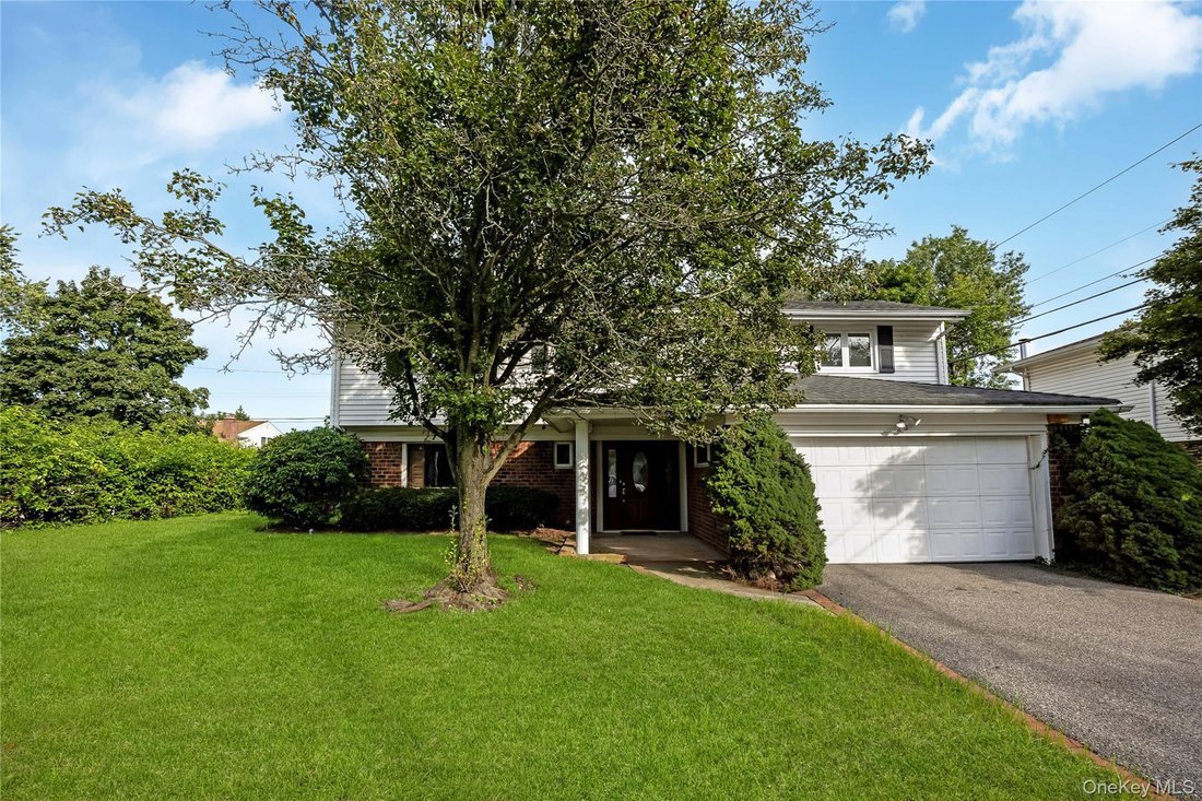 House in Plainview, New York, United States 1 - 18928502