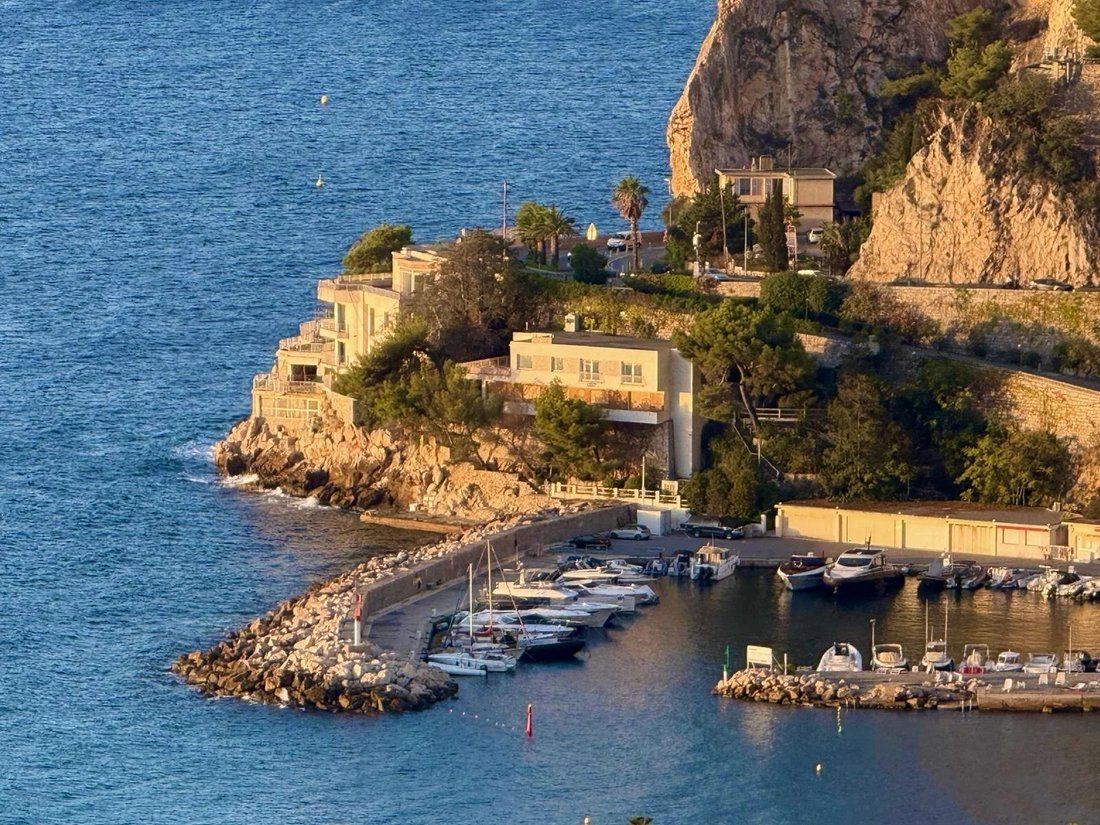 Villa in Èze, Provence-Alpes-Côte d'Azur, France 2 - 12677354