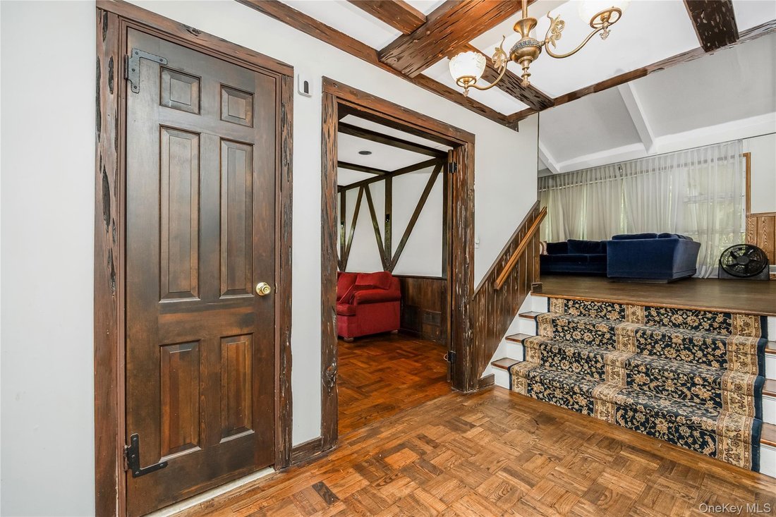House in Plainview, New York, United States 5 - 18928502