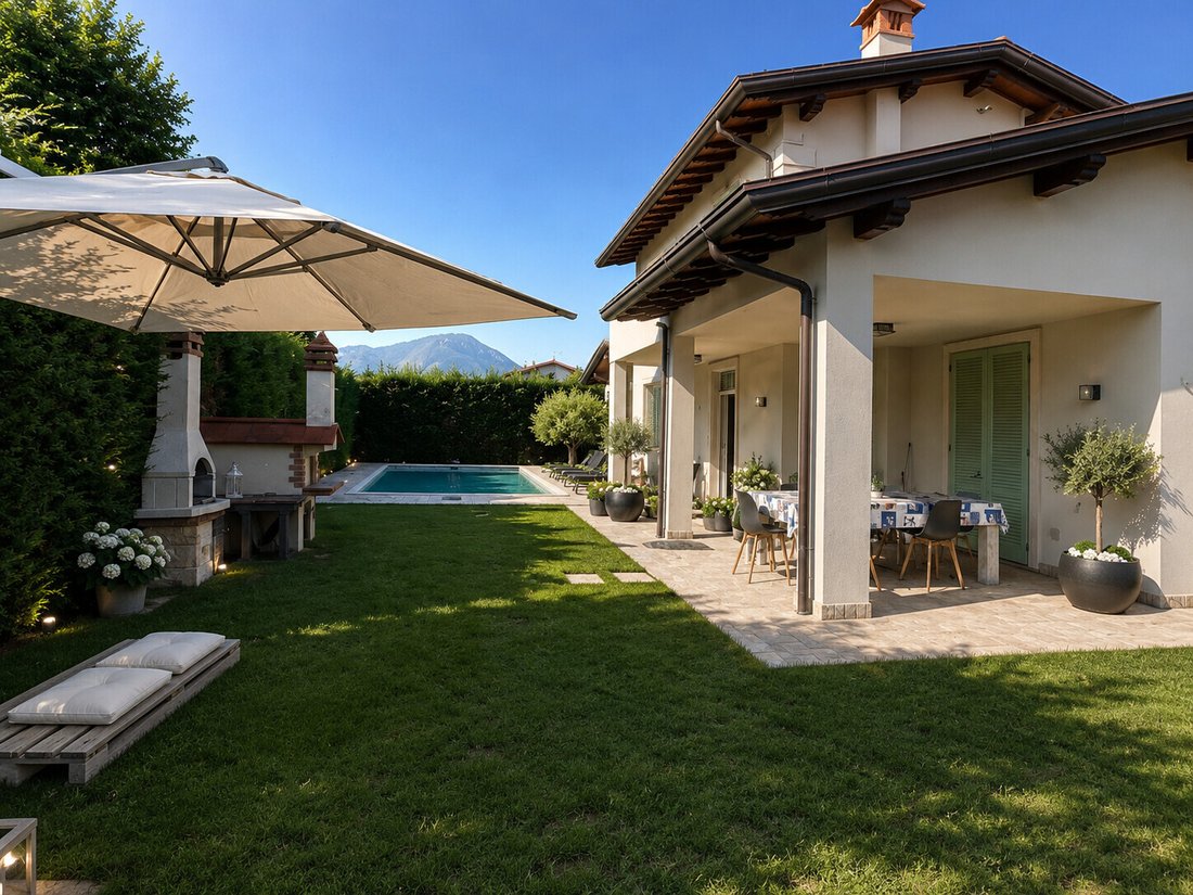 Villa in Pietrasanta, Tuscany, Italy 2 - 18241919