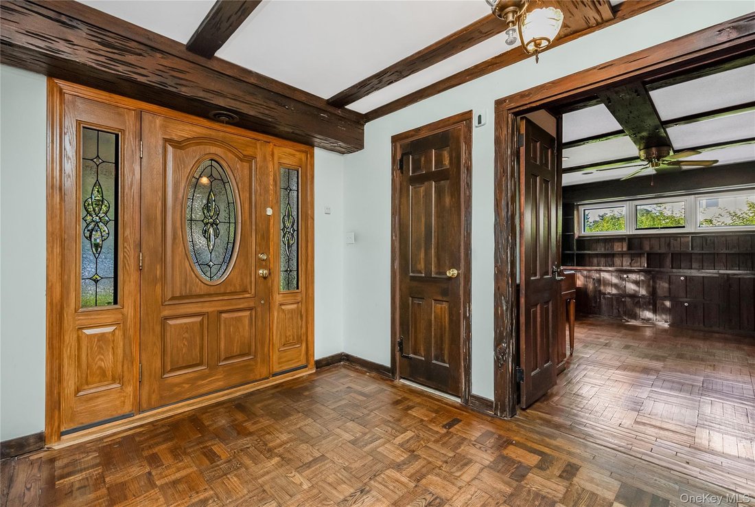 House in Plainview, New York, United States 3 - 18928502