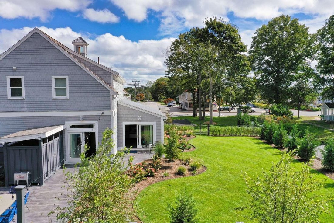 Falmouth, Massachusetts, United States 4 - 18928285