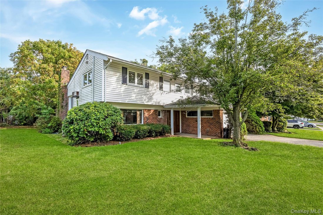 House in Plainview, New York, United States 2 - 18928502