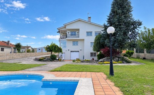 House in Barro, Galicia, Spain 1
