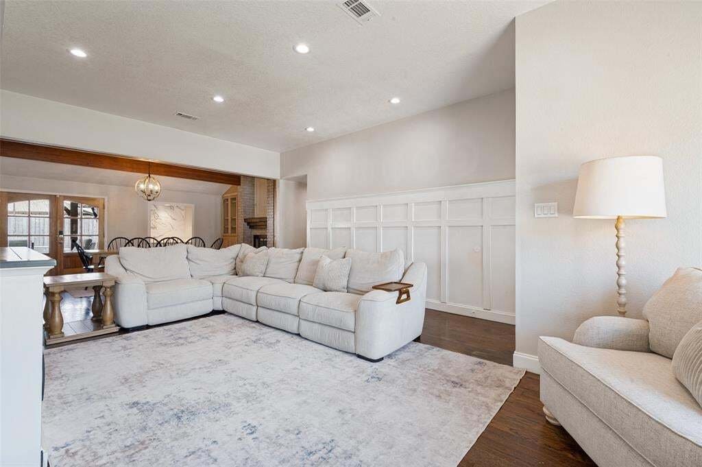 House in Bedford, Texas, United States 4 - 18928482