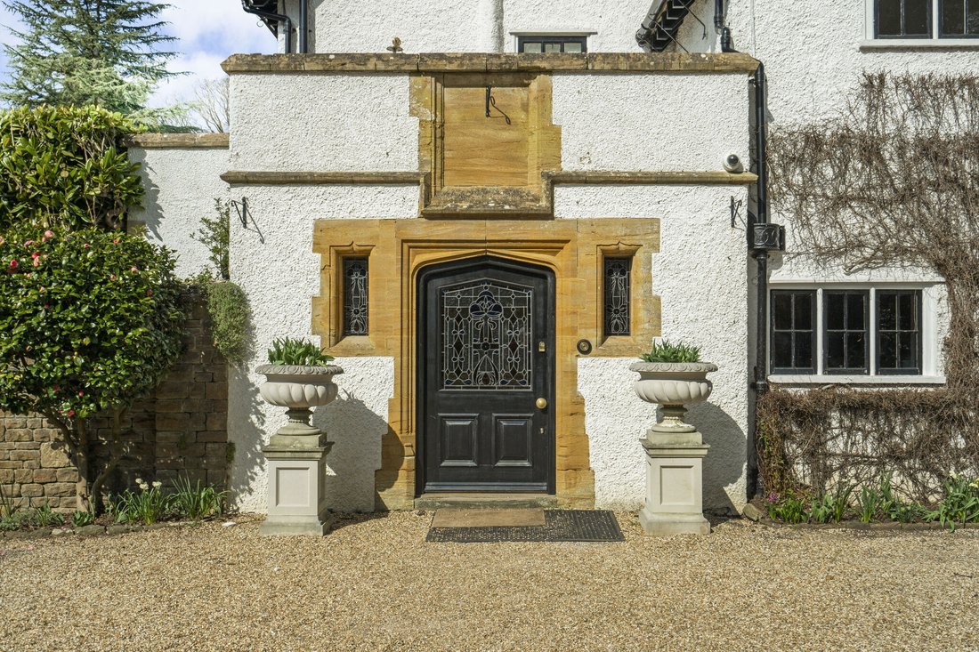 House in Compton, England 5 - 18928212