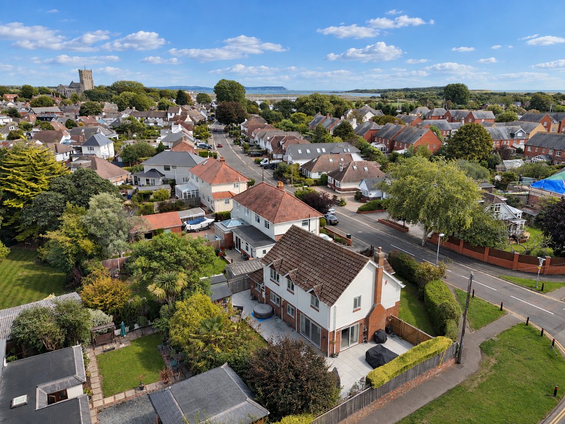 House in Christchurch, England 3 - 18928534