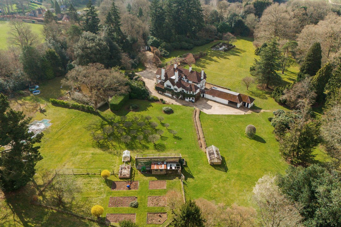 House in Compton, England 4 - 18928212