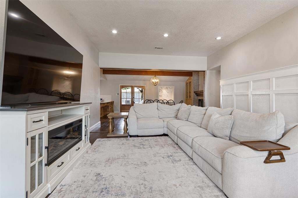 House in Bedford, Texas, United States 5 - 18928482